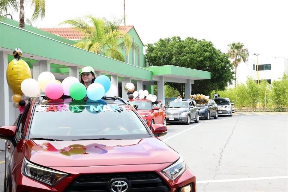 Caravana graduación colegio Sor Juana Inés de la Cruz