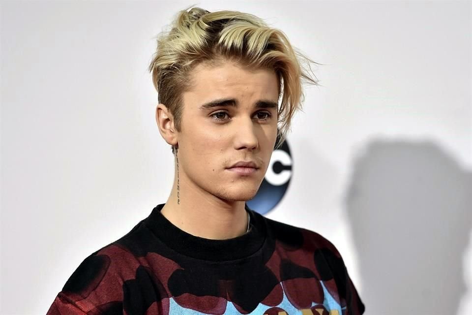 Justin Bieber desmintió acusaciones de agresión sexual y dijo que tomará medidas legales.