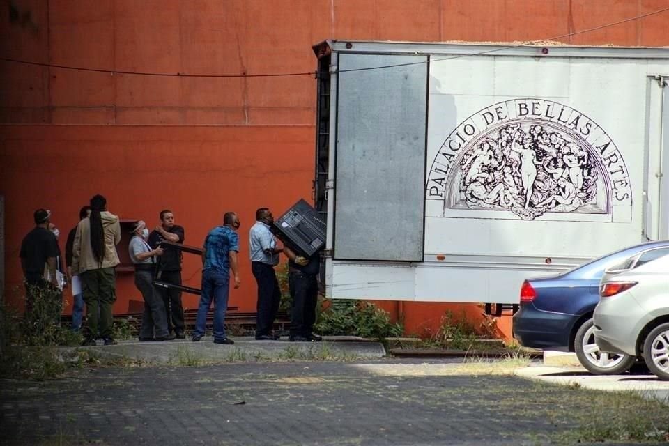 El 7 de mayo pasado trabajadores del INBA comenzaron con el desmantelamiento del foro.