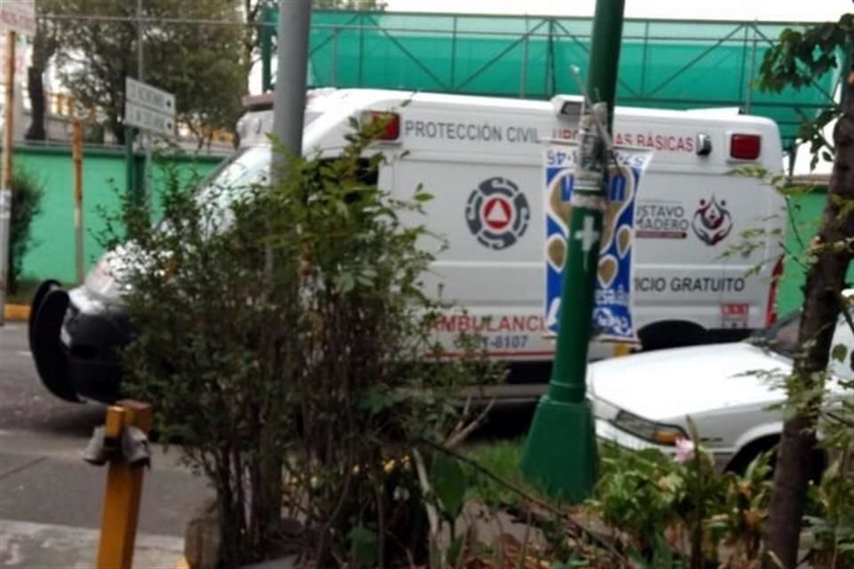 Autoridades dieron a conocer una oquedad en el suelo y otras irregularidades en la Unidad Habitacional Lindavista Vallejo.