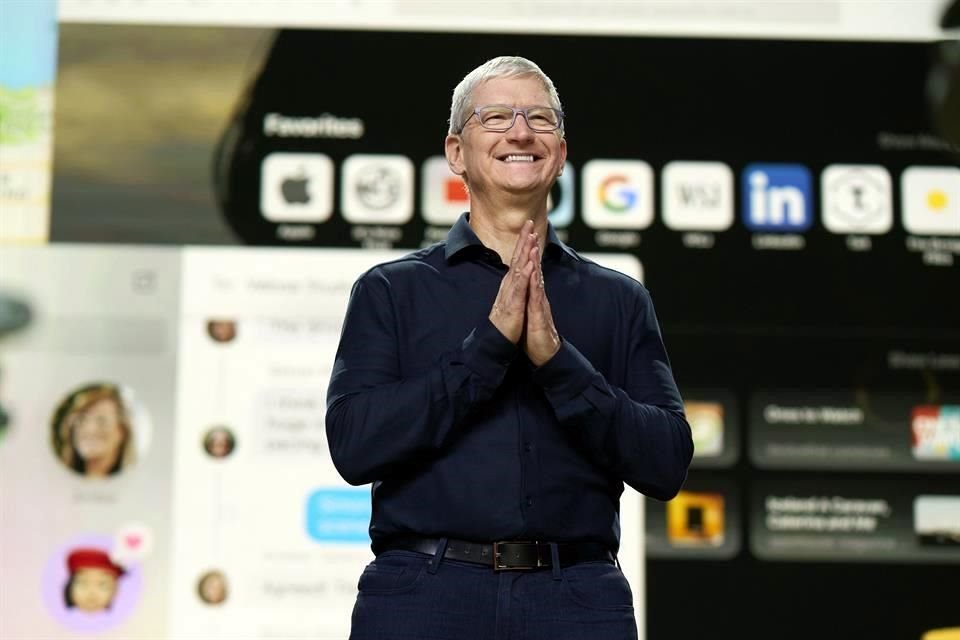 Tim Cook, CEO de Apple, dijo que entre 10 y 15 por ciento de los empleados de Apple han regresado a la oficina.