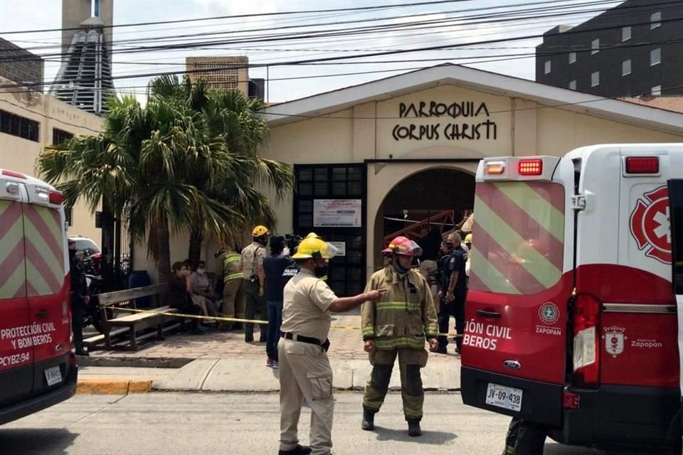 El derrumbe en la parroquia dejó un saldo de 12 heridos.