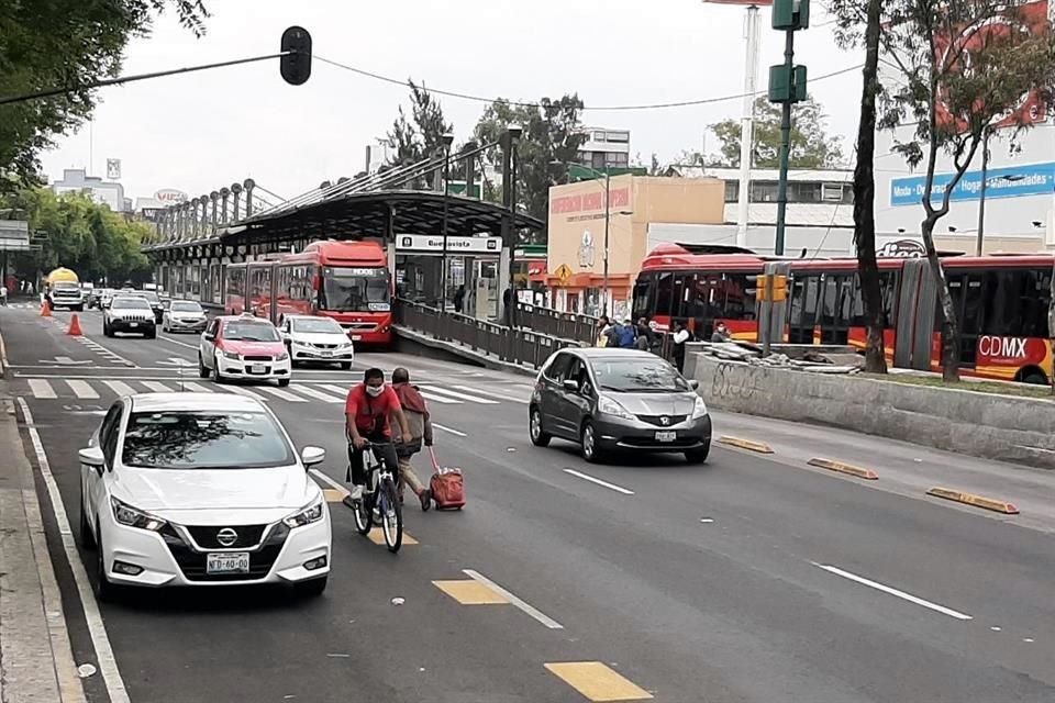 La ciclovía ha reducido el número de carriles destinados al automóvil.