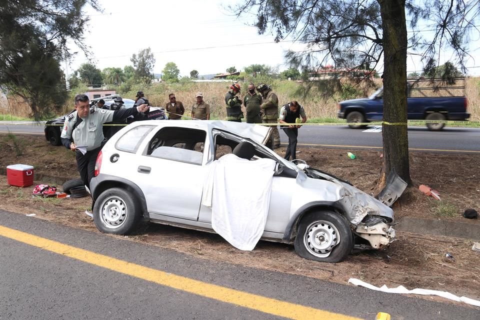 El pasado domingo, una mujer y su hija perdieron la vida en un vehículo que se volcó sobre la Carretera a Nogales.