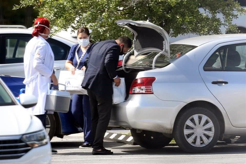 Doctores se llevaron las pruebas para realizar su análisis.