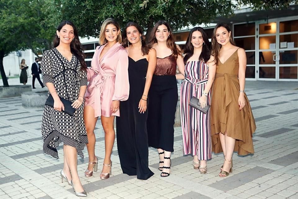 Tatiana Canales, Aída Gutiérrez, Paola Torres, Marcela Rodríguez, Katya Carrasco y Paulina Garza