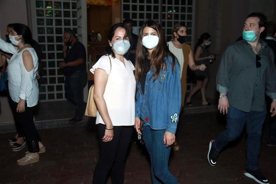Ilena de Treviño y Karina Treviño