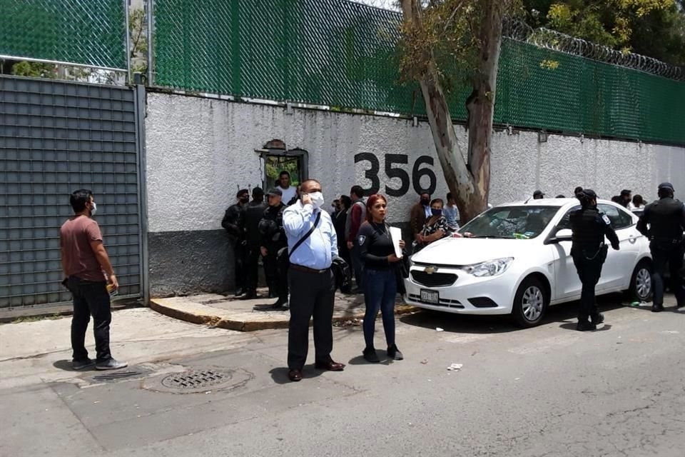 Los detenidos fueron trasladados de la Fiscalía Antisecuestros hacia el Hospital Rubén Leñero.