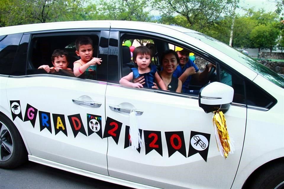 Víctor Reséndiz, Caleb Reséndiz, Rogelio Reséndiz, Amanda Reséndiz y Érika Reséndiz