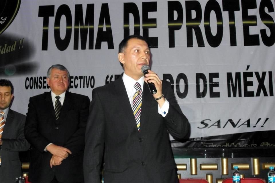 'Es un tema complejo porque se tiene que revisar cómo se van a manejar vasos, cubiertos, platos, el uso de baños y todo estos detalles pueden ser focos de infecciones', señaló Ismael Rivera