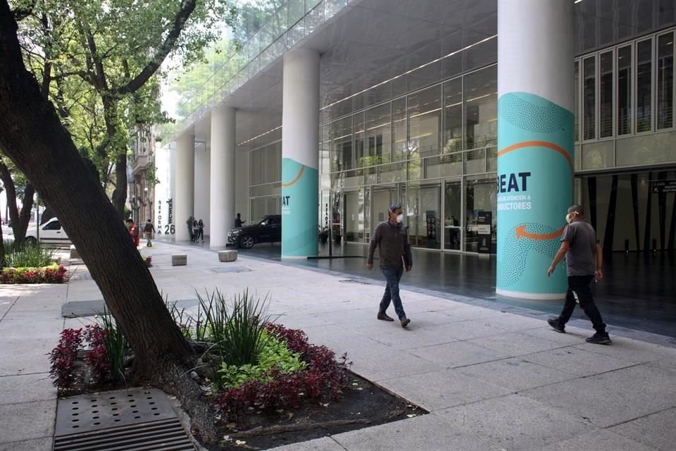 El inmueble en Reforma 26 tenía autorizado un centro comercial de dos niveles y estacionamiento público.