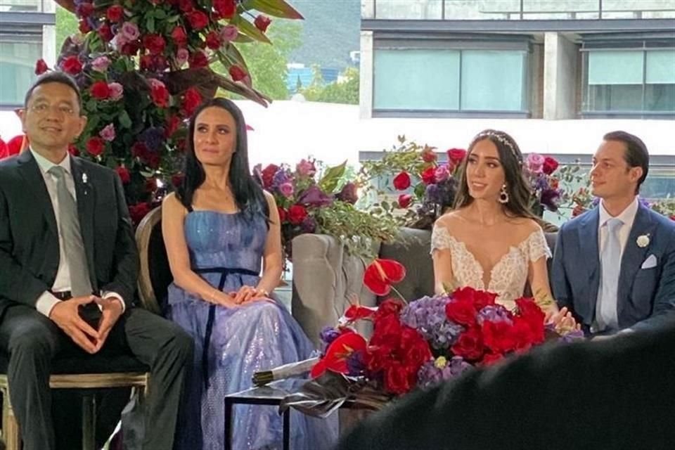 Jesús Rojas Sánchez,  Rosamaría Garza de Rojas y los novios