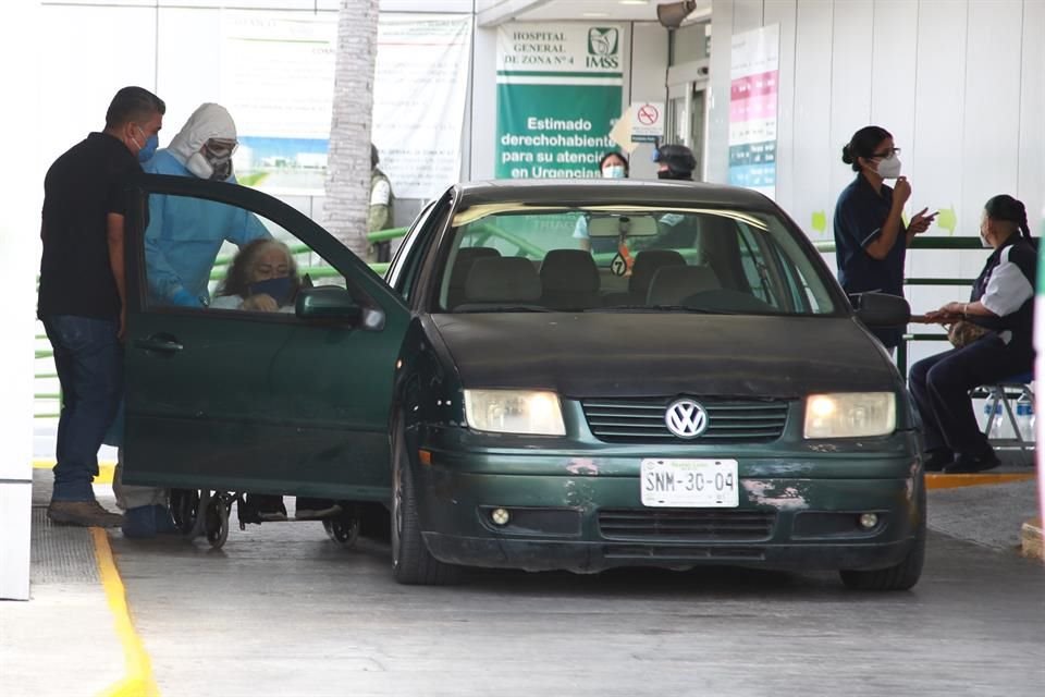 La Clínica 4 del IMSS, ubicada en Guadalupe, atiende principalmente a pacientes con coronavirus.