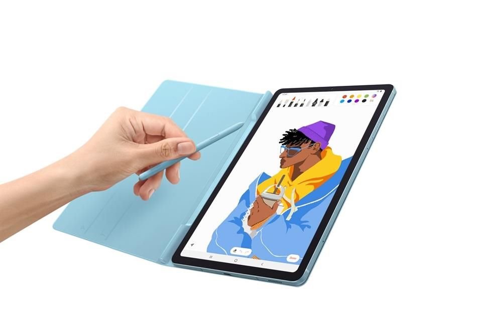 La S Pen incluida en la tableta tiene soporte a 4 mil 96 niveles de sensibilidad en la presión para dibujar, tomar apuntes y convertir esos trazos en archivos digitales.