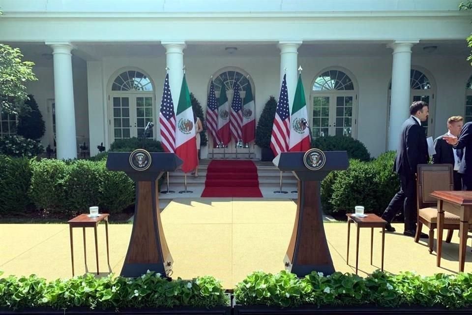 Presidentes de EU, Donald Trump, y de México, López Obrador, ofrecen un mensaje en la Casa Blanca tras una reunión de trabajo bilateral.