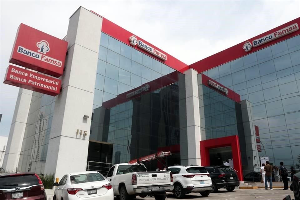 Grupo Famsa enfrenta pasivos totales de 19 mil 700 millones de pesos, por lo que inició el concurso para buscar la reestructura de sus deudas.