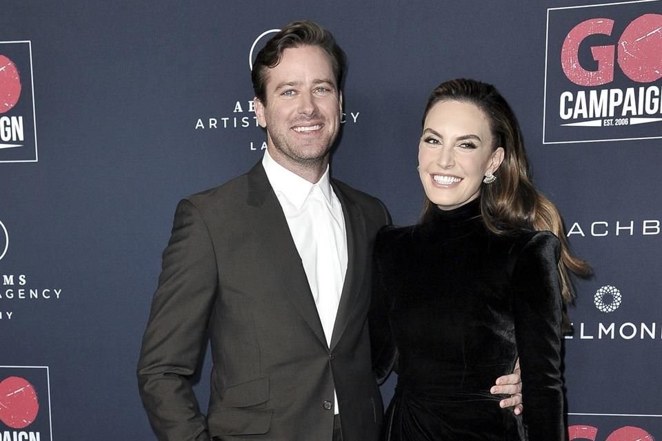 Armie Hammer y Elizabeth Chambers decidieron divorciarse; él pide la custodia compartida de sus hijos, y ella la custodia exclusiva.