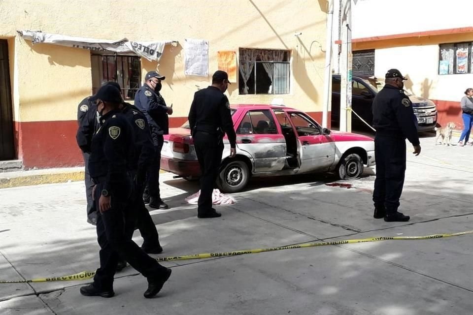 Vecinos mencionaron que, aproximadamente a las 3:00 horas, se escucharon varias detonaciones, sin embargo no les llamó la atención porque para ellos es común oírlos.