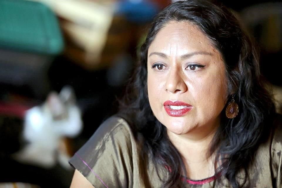 Una lengua no vive por sí misma: vive porque hay hablantes, recuerda la poeta Irma Pineda.