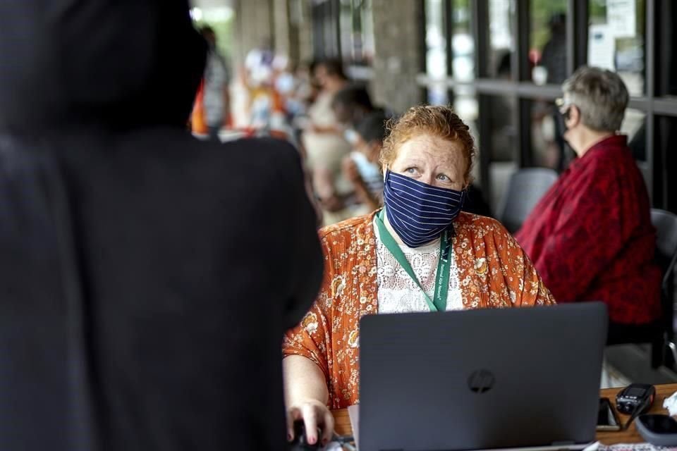 El Departamento del Trabajo informó que 1.3 millones de personas solicitaron ayuda estatal por desempleo en la semana al 11 de julio, levemente menos que los 1.31 millones de la semana previa.