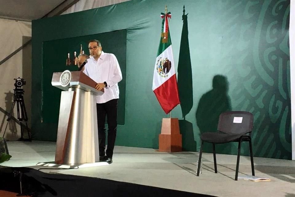 El Goberador de Colima en la conferencia matutina del Presidente Andrés Manuel López Obrador.