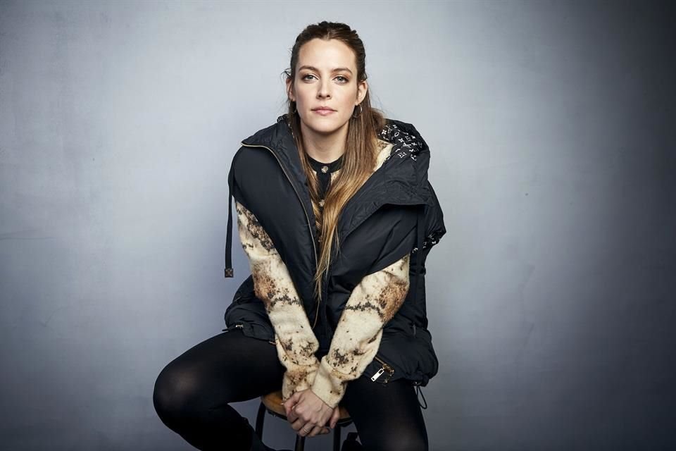 Riley Keough dijo que sus mañanas han sido difíciles desde la muerte de su hermano Benjamin porque a veces olvida que se ha ido.