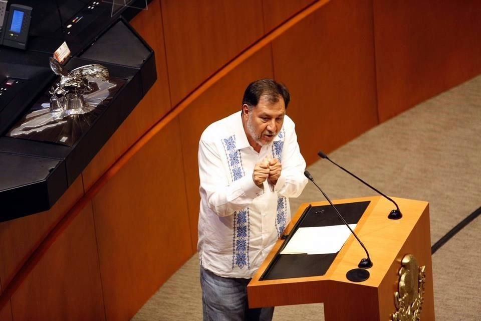 'Rompiste la coalición y te pliegas a un partido despreciado por nuestro pueblo', respondió Noroña al coordinador del PES.