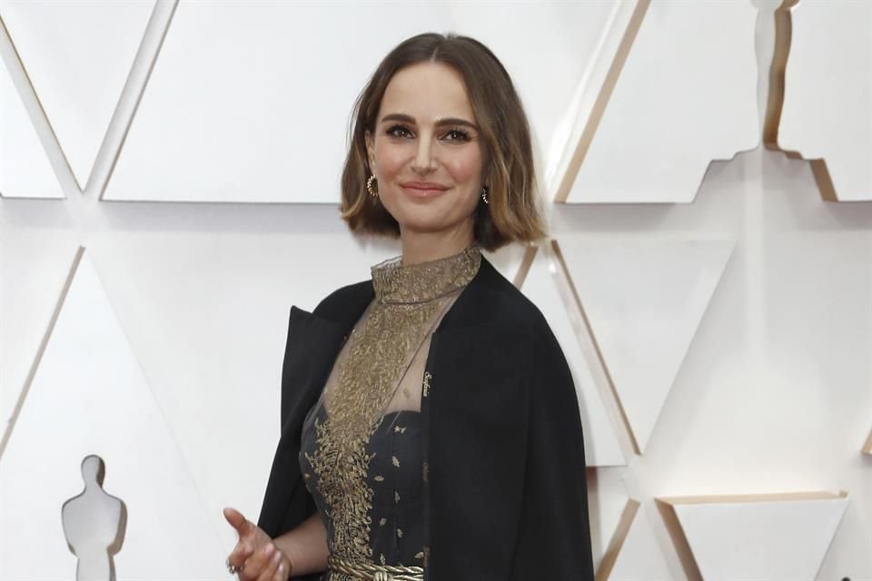 Natalie Portman se alió con famosos como Eva Longoria, Serena Williams y America Ferrera para lanzar una expansión de la Liga Nacional de Futbol Femenil de Estados Unidos en Los Ángeles.