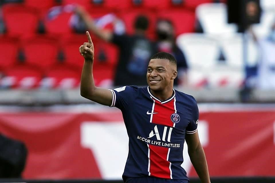 Kylian Mbappe aseguró su permanencia en el PSG.