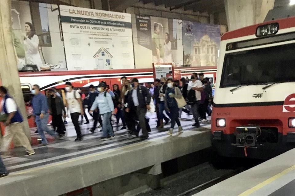 A partir de este domingo 18 de abril, la tarifa del tren suburbano subirá un peso en todos sus traslados y en el costo de la tarjeta de acceso al transporte