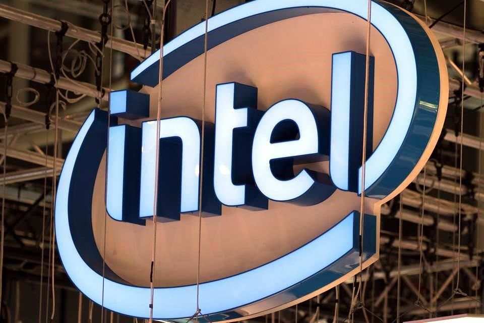 Para Intel, el Congreso de EU debería considerar subvenciones y créditos fiscales reembolsables para los fabricantes de chips.