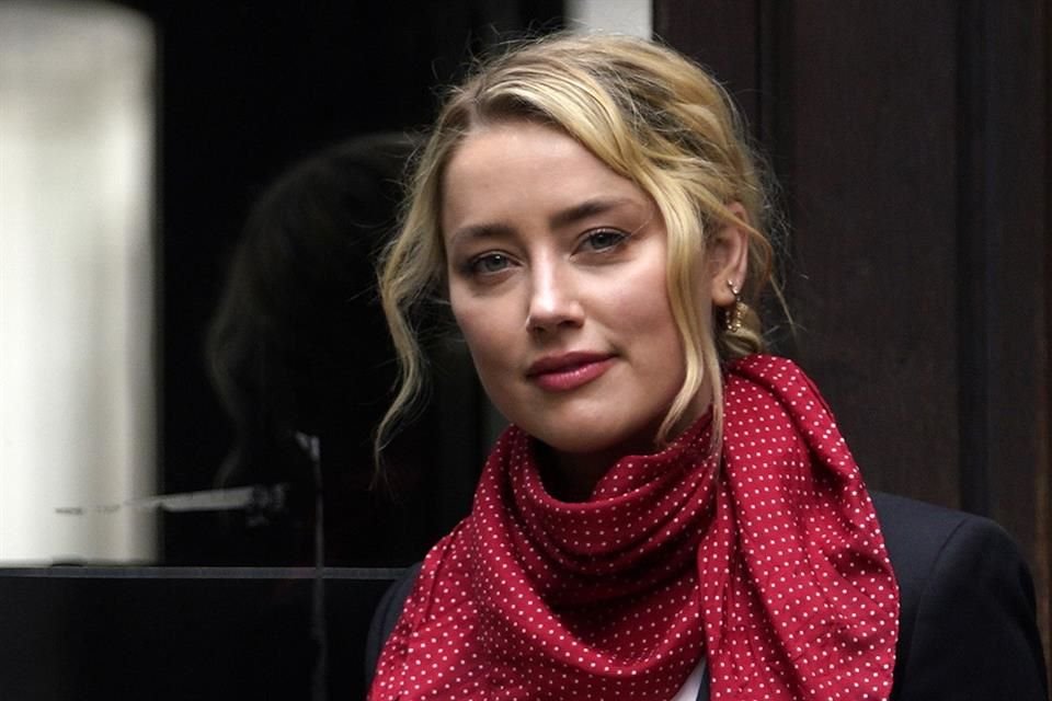 La hermana de Amber Heard, Whitney Henriquez, indicó que la famosa nunca fue violenta con ella ni la lastimó.