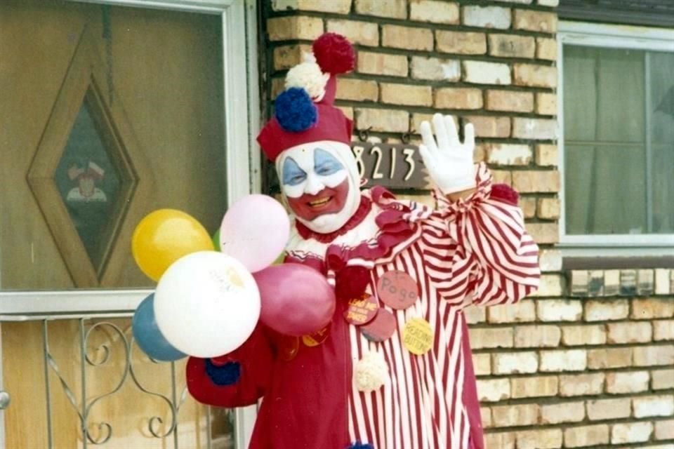 John Wayne Gacy Jr. en ocasiones se vestía como payaso y su nombre era 'Pogo'.