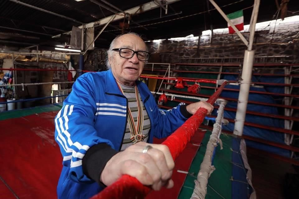 El medallista tuvo más de 300 peleas entre amateur y profesional.