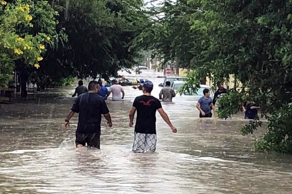 Varios sectores de Reynosa amanecieron inundados.