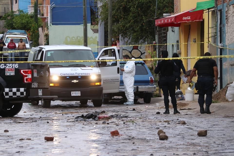 Una joven de aproximadamente 17 años fue asesinada de un balazo en calles de la Colonia Lomas del Paraíso, en Guadalajara.