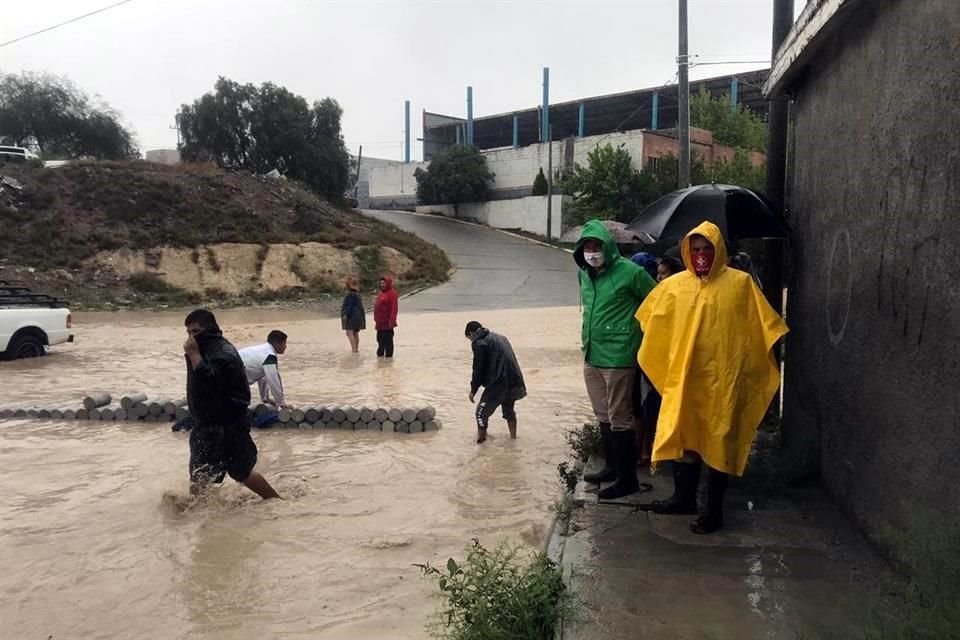 'Hanna' se ha degradado a baja presión remanente, pero sus lluvias siguen afectando al noreste del País.