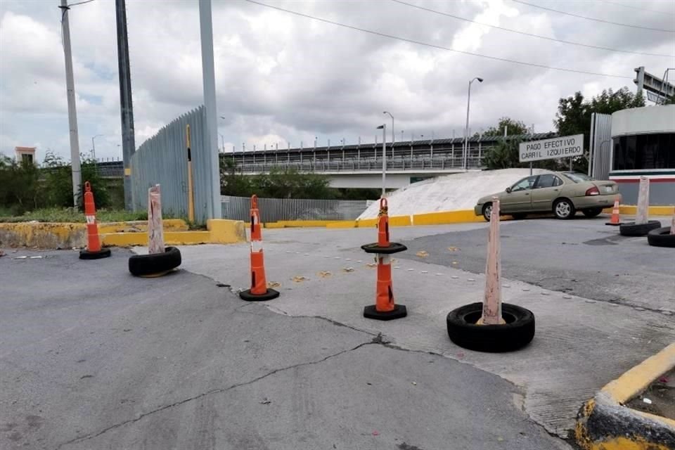 El Centro de Internación e Importación Temporal de Vehículos colocó conos para impedir el paso.