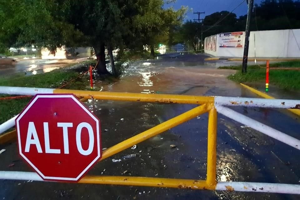 Otros de los puntos que fueron cerrados a la vialidad fueron la calle Guadalajara y Arroyo La Talaverna, Carretera Reynosa y la Avenida Eloy Cavazos, así como Israel Cavazos y Río La Silla.