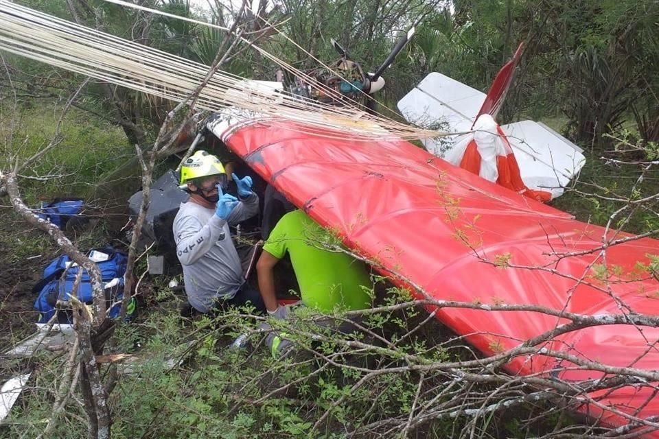 El reporte del accidente de una aeronave movilizó a los cuerpos de auxilio a un paraje en la Hacienda San Rafael, en Cadereyta.
