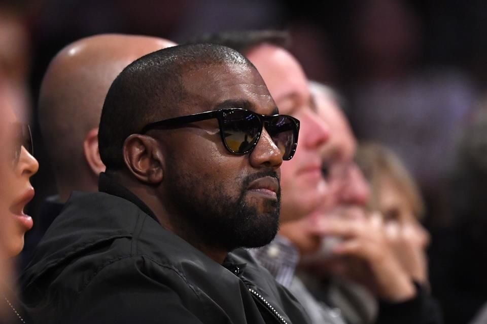 Un abogado pidió no aceptar la solicitud de Kanye West en Nueva Jersey porque aparentemente presentó firmas falsas en su petición.