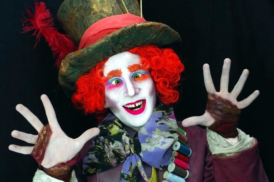 En el 2019 revivió al Sombrerero Loco, causando asombro en sus seguidores.