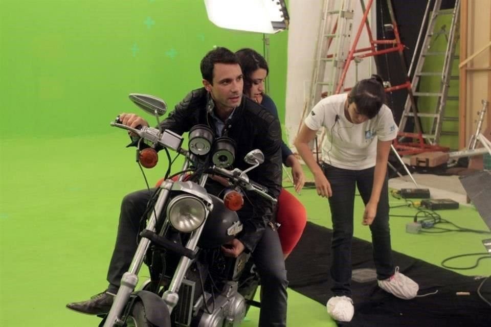 En la grabación de su primera película, 'Implacable', en el 2012, en un set con green screen, con Éric da Silva