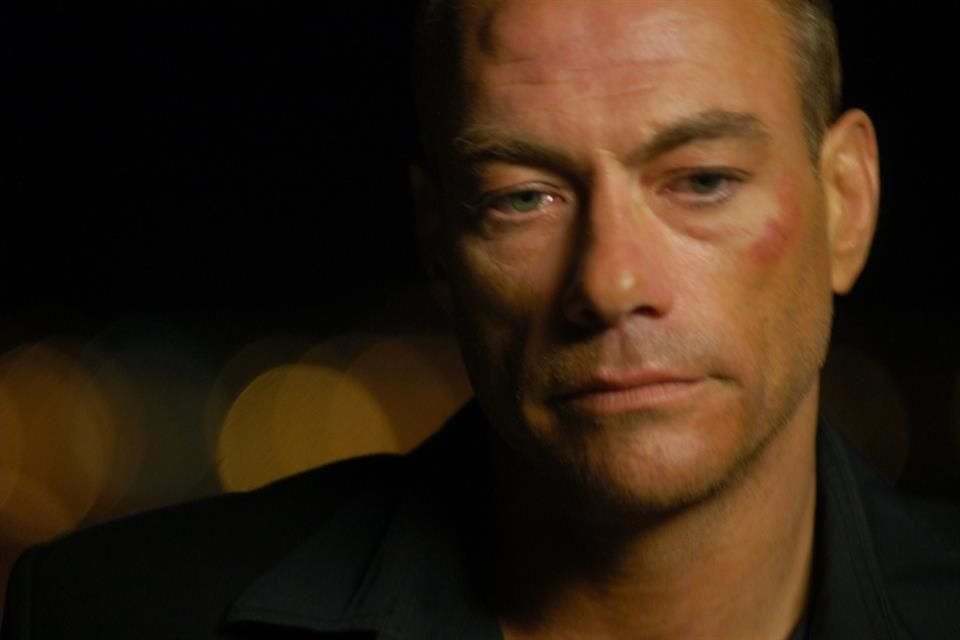 El actor interpreta a un misterioso ex agente secreto.