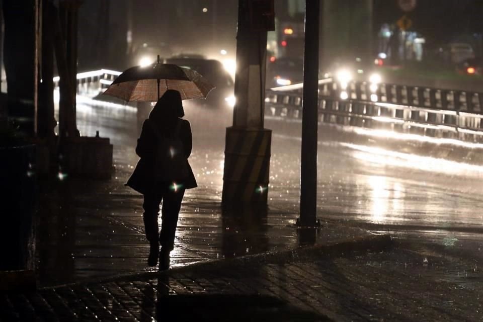 Sobre Periférico Sur se registró una lluvia intensa.