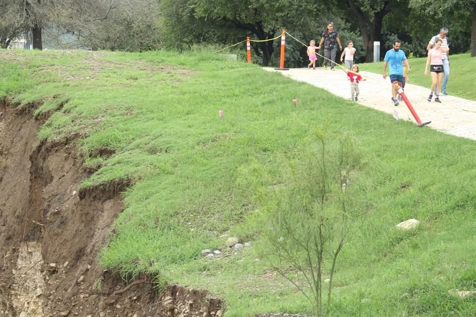 Luego de la tormenta, el Arroyo San Agustín, que cruza por el parque, registró varios desgajamientos en sus taludes, que implican un riesgo para los visitantes y el espacio público. 