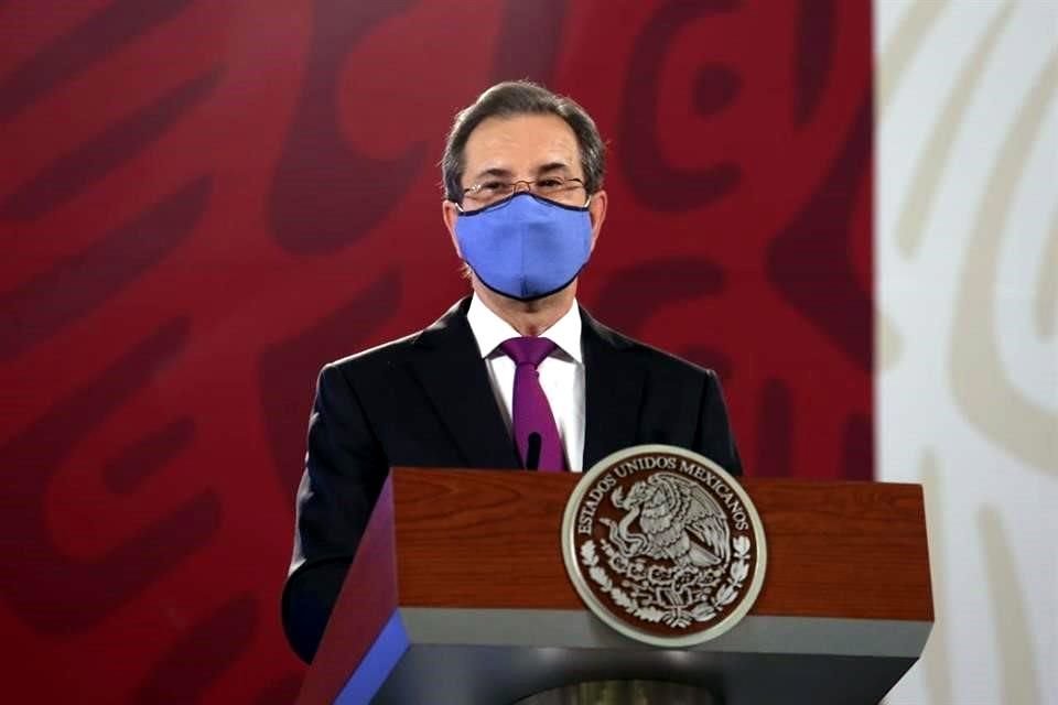 El Secretario de Educación, Esteban Moctezuma Barragán, en conferencia con el Presidente López Obrador.