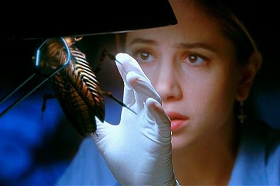 Mimic, una de las cintas menos recordadas de Guillermo del Toro será adaptada a serie por Miramax Televisión.