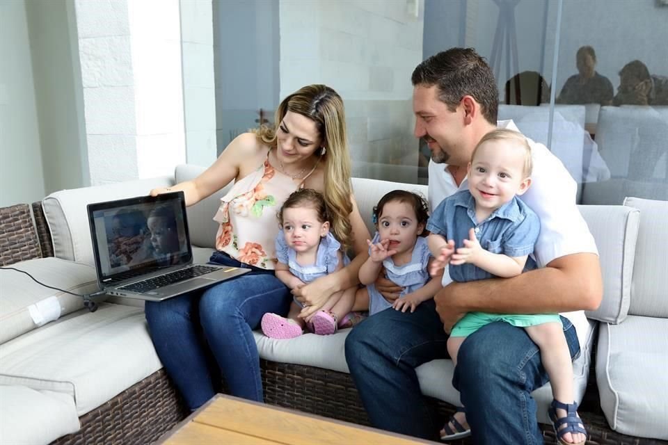 Alejandra Gamboa de Elizondo, María Andrea Elizondo Gamboa, María Alejandra Elizondo Gamboa, Joel Elizondo Garza y Joel Antonio Elizondo Gamboa