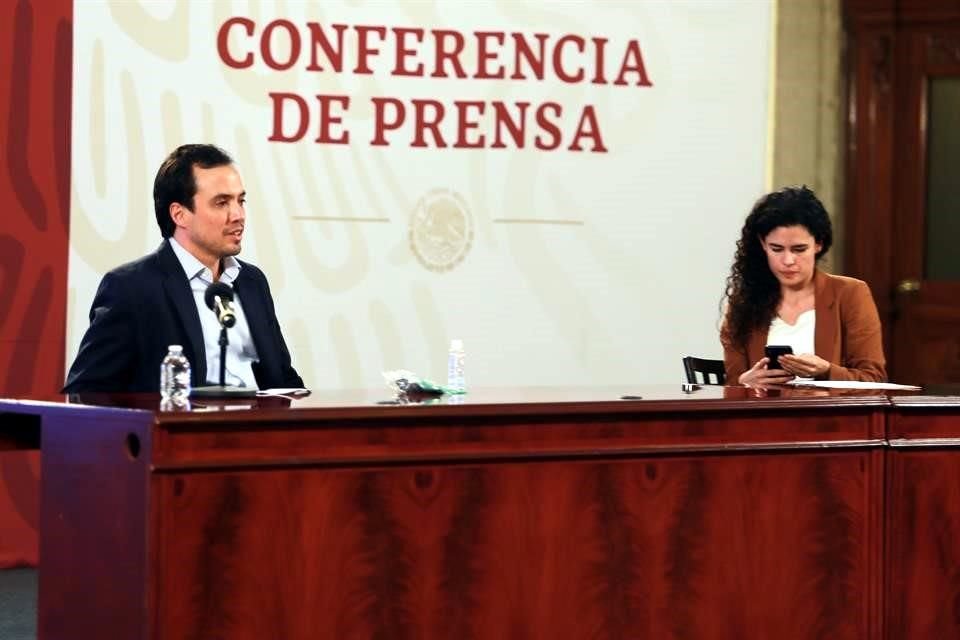 Durante la conferencia de programas del Bienestar.